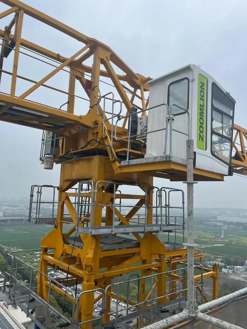 中聯(lián)重科 7530 和 8022 塔吊