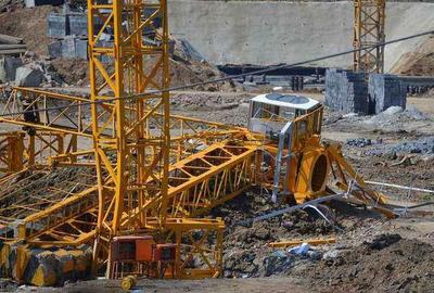 慘烈!山東泗水在建工地一塔吊折斷,3名工人摔下造成1死2傷